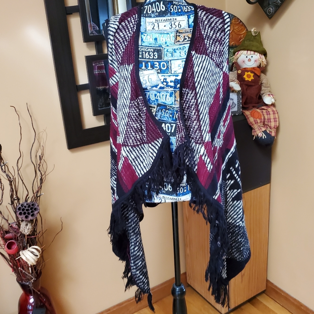 CLOSET SPACE~ AZTEC PRINT FRINGE/ TASSEL CARDIGAN!